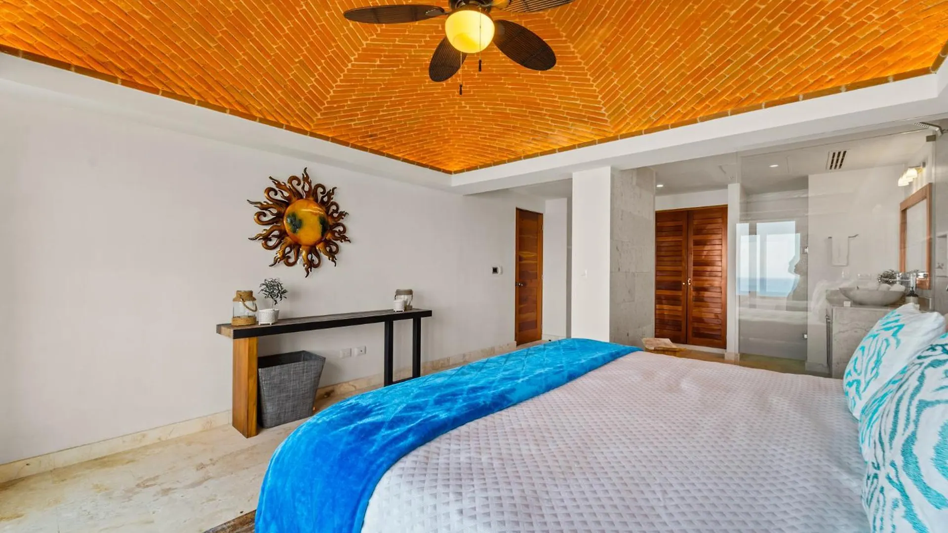 Apartment 360 Views, Waterfront Penthouse, Rooftop Pool Isla Mujeres