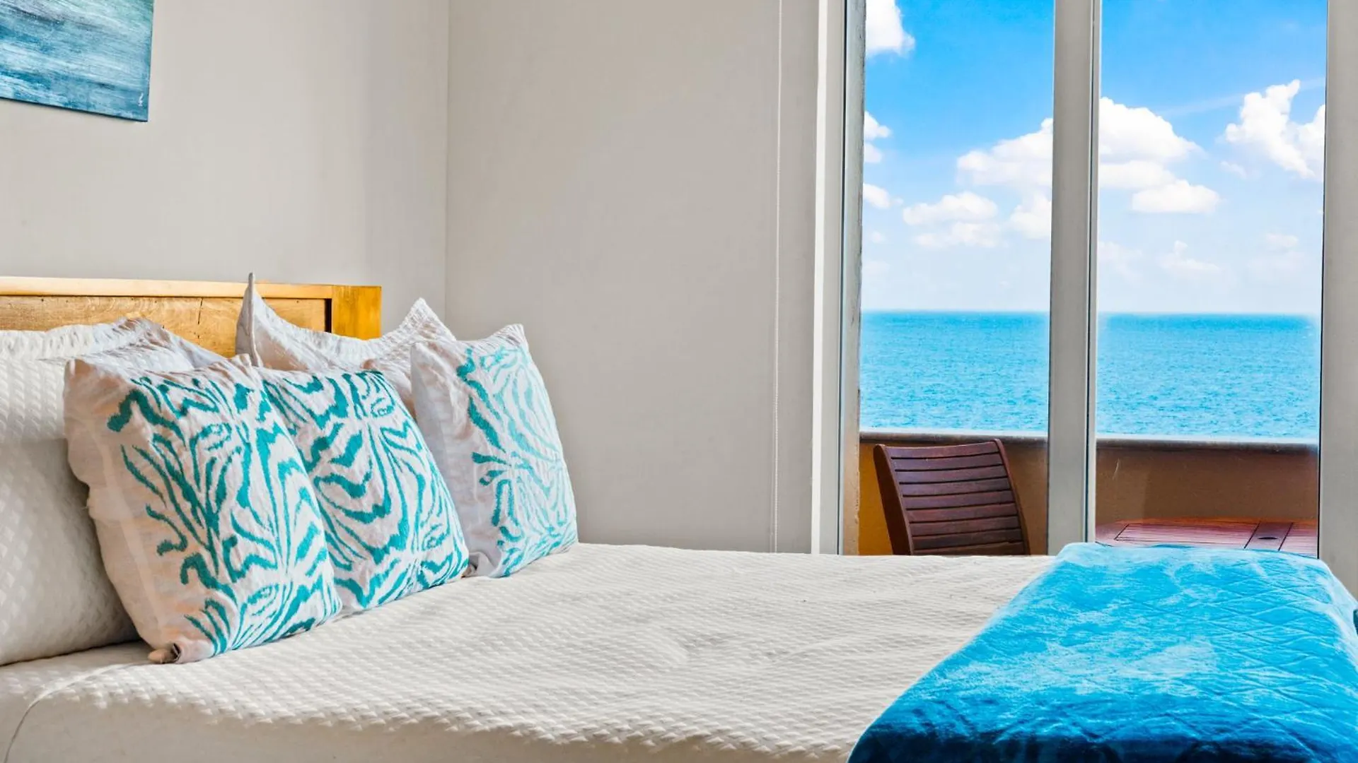 360 Views, Waterfront Penthouse, Rooftop Pool Isla Mujeres 0*,  Mexico