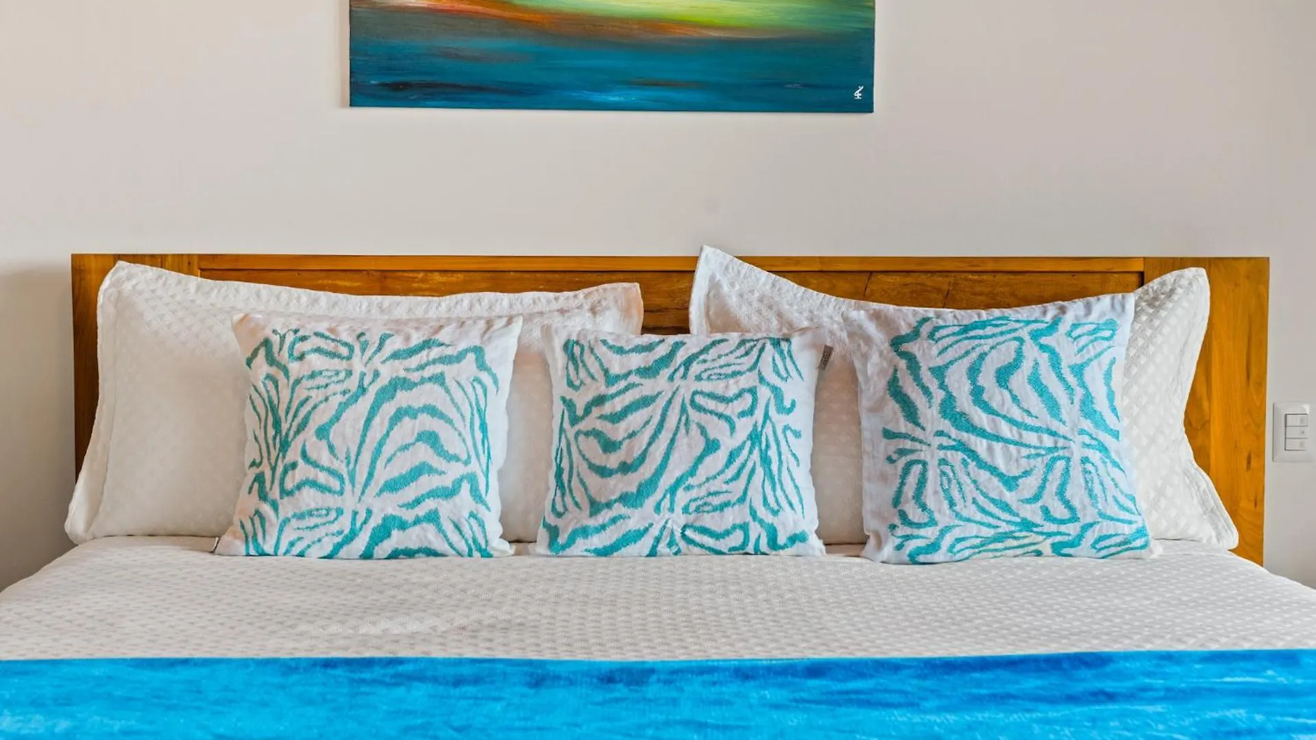 360 Views, Waterfront Penthouse, Rooftop Pool Isla Mujeres