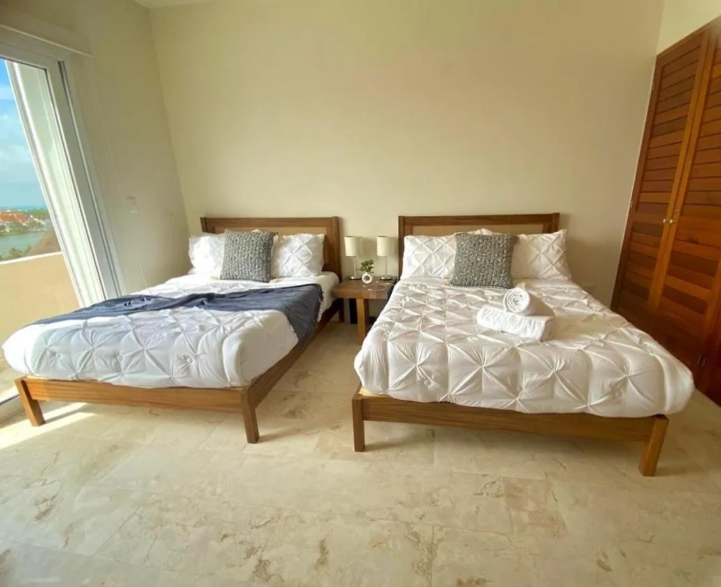 360 Views, Waterfront Penthouse, Rooftop Pool Isla Mujeres Mexico