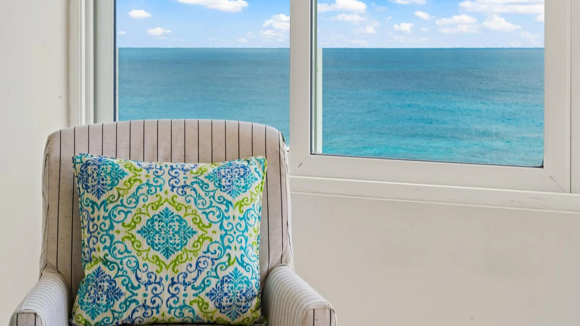 360 Views, Waterfront Penthouse, Rooftop Pool Isla Mujeres Mexico